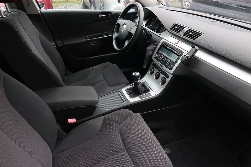 Peugeot 5008 (2013) 2.0 BlueHDi, Navi, Tempomat - fotka 7 z 12