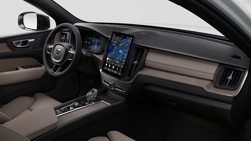 Volvo XC60 (2026) B5 AWD PLUS DARK AUT - fotka 9 z 14