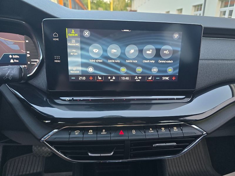 Škoda Octavia 2.0TDi 110kW DSG STYLE + NAVI - fotka 28 z 44