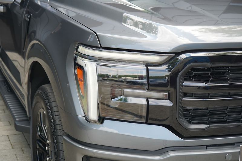 Ford F-150 (2025) Lariat 5,0 298 kW - fotka 4 z 59
