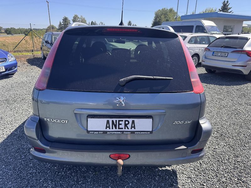 Peugeot 206 1.4i, 55 kW,sw,1.Majitel - fotka 7 z 20