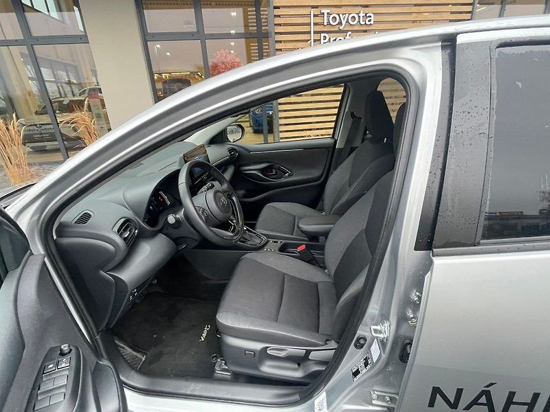 Toyota Yaris 1.5 Hybrid 116HP Style - fotka 14 z 28