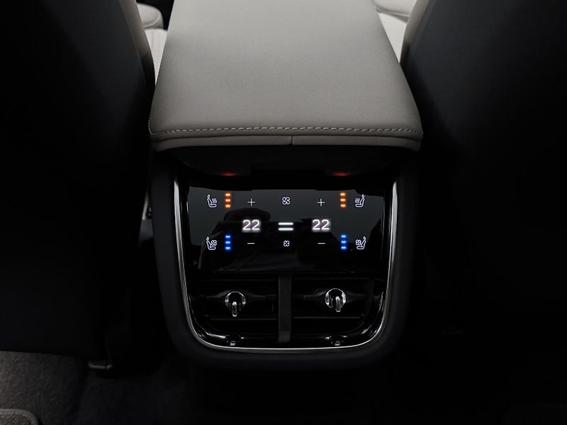 Volvo ES90 (2026) PURE ELECTRIC ULTRA - fotka 17 z 20