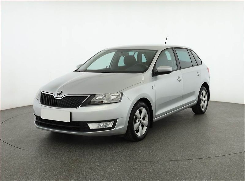 Škoda Rapid (2014) Spaceback 1.2 TSI, ČR,1.maj - fotka 2 z 16