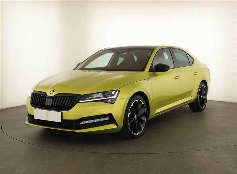 Škoda Superb (2023) Sportline 2.0 TSI - fotka 2 z 20