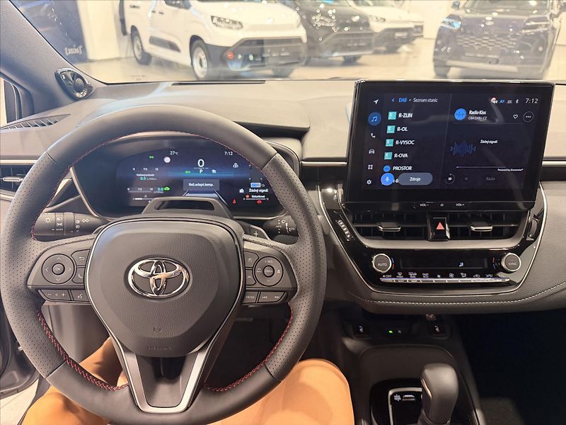 Toyota Corolla GR Sport  2.0 Hybrid (178k) - fotka 11 z 11