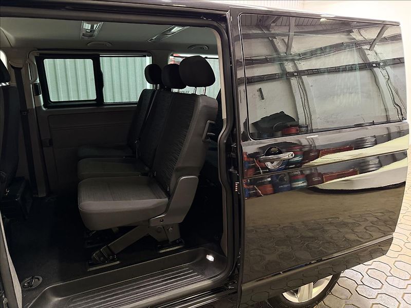 Volkswagen Caravelle 2.0TDI 4MOTION DSG ACC VC LED - fotka 27 z 37