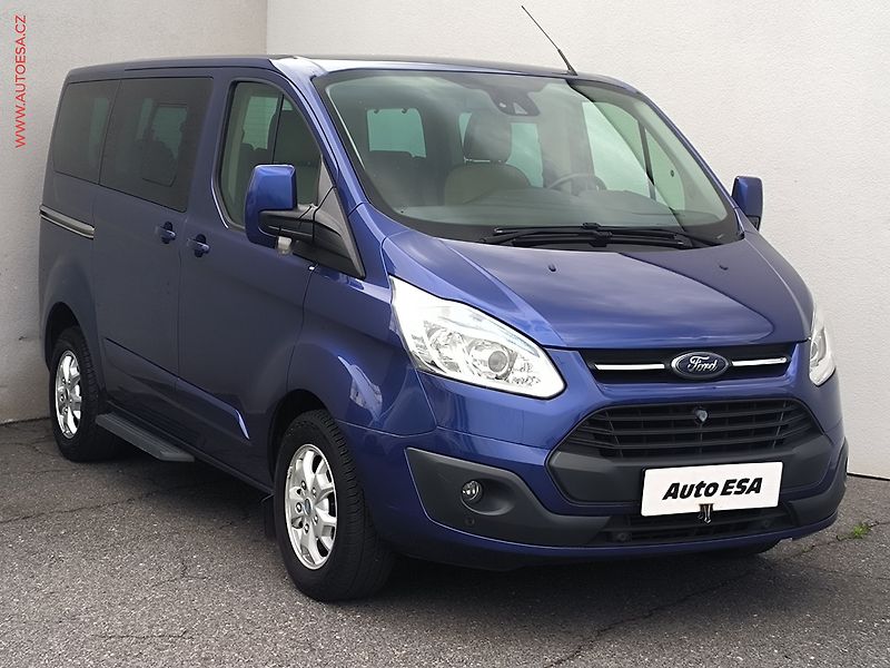 Ford Tourneo Custom (2015) 2.2TDCi, Titanium, TZ, navi - fotografie inzerátu