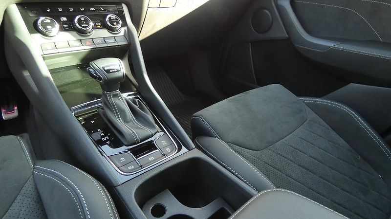 Škoda Kodiaq 2,0 TDI DSG 4x4 Sportline - fotka 6 z 25