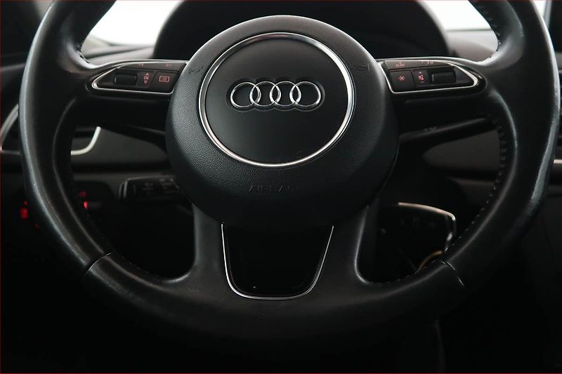 Audi Q3 (2012) 2.0 TDI, Xenony, Tempomat - fotka 17 z 17