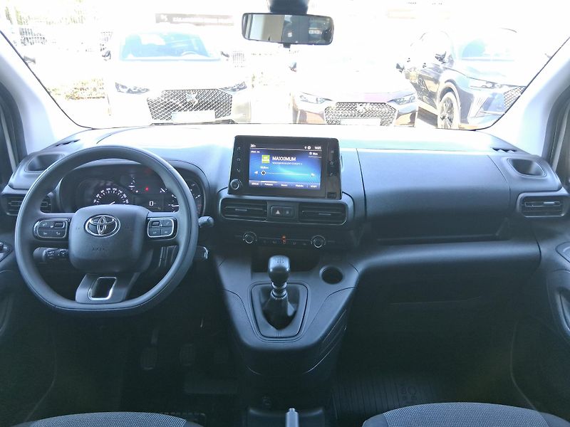 Toyota ProAce City ACTIVE CREWCAB 1.5 D-4D 96kW   - fotka 2 z 21