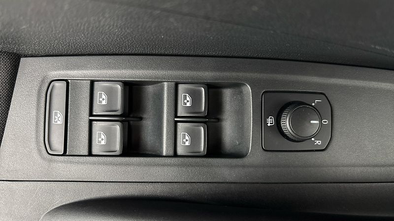 Škoda Fabia 1.0 TSI Style - fotka 21 z 23