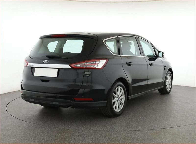 Ford S-MAX (2016) 2.0 TDCi, Automat, Serv.kniha - fotka 5 z 19