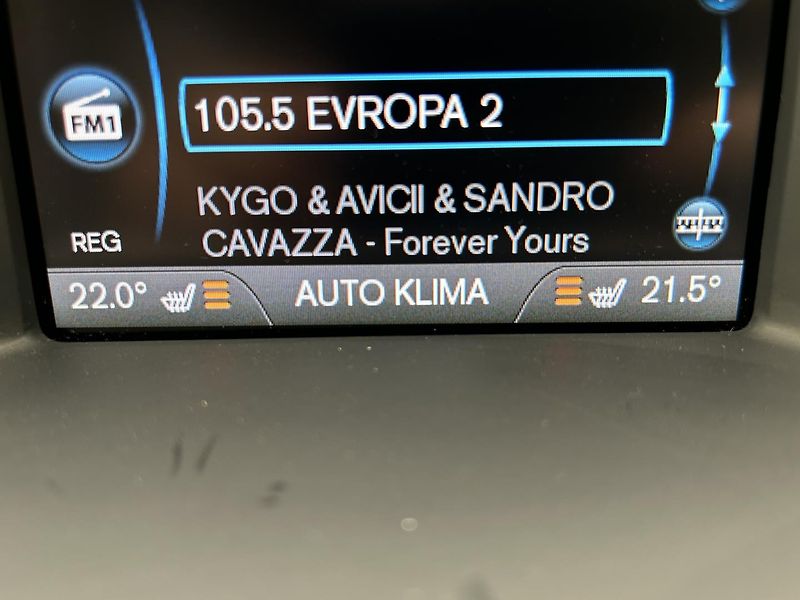 Volvo V60 1.6 T4 Summum - fotka 21 z 26