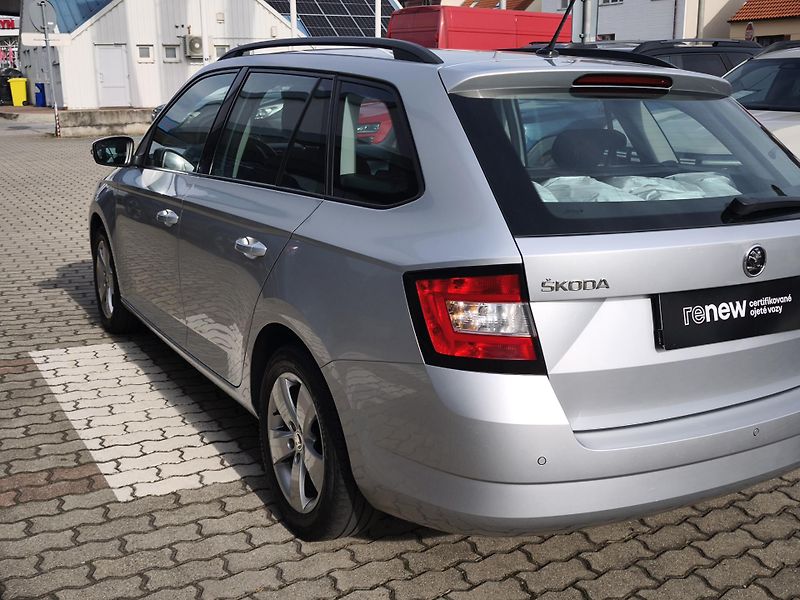Škoda Fabia 2018 ČR 1.0 TSI 70kW Style - fotka 25 z 34