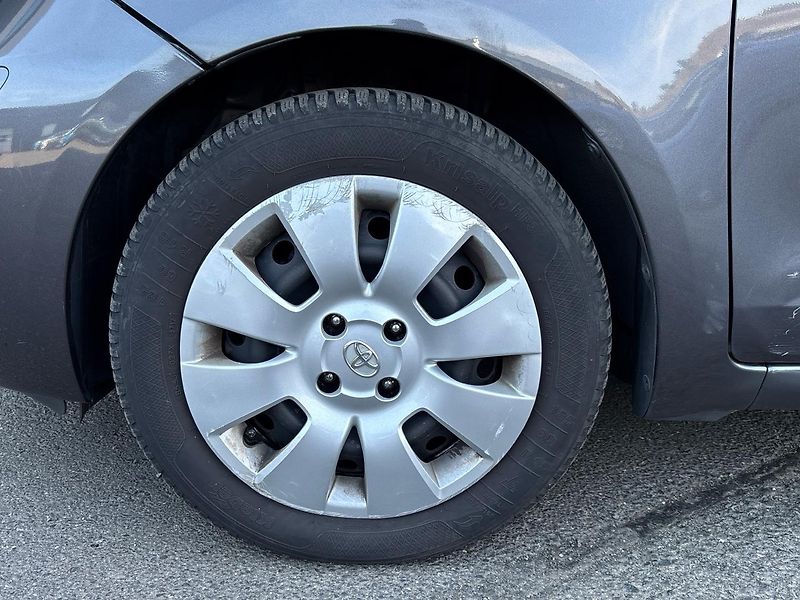 Toyota Yaris Hatchback - fotka 26 z 27