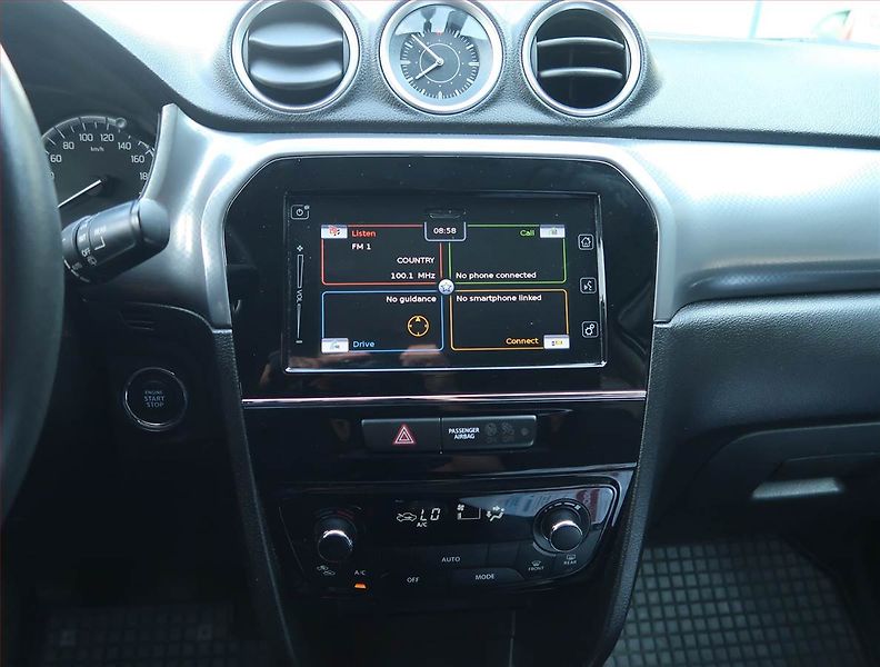 Suzuki Vitara (2017) 1.6 VVT, 4X4, Kůže, Navi - fotka 12 z 15