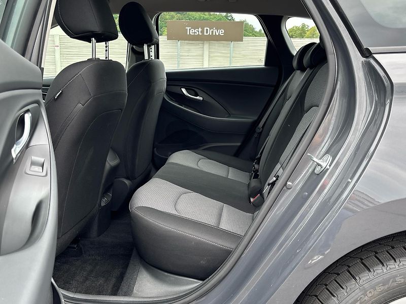 Hyundai i30 MHEV Smart - fotka 8 z 23