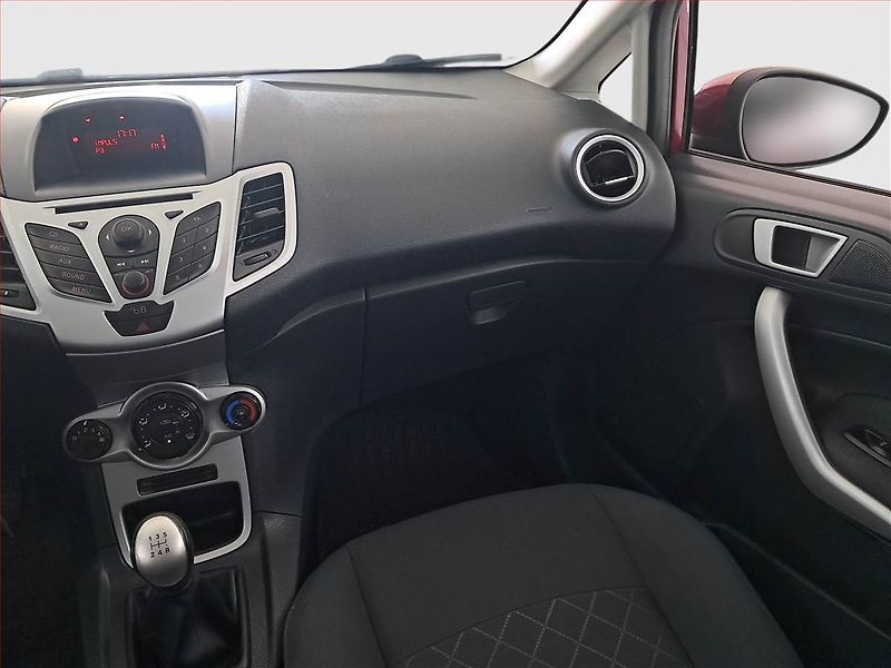 Ford Fiesta (2011) 1.25 - fotka 8 z 16