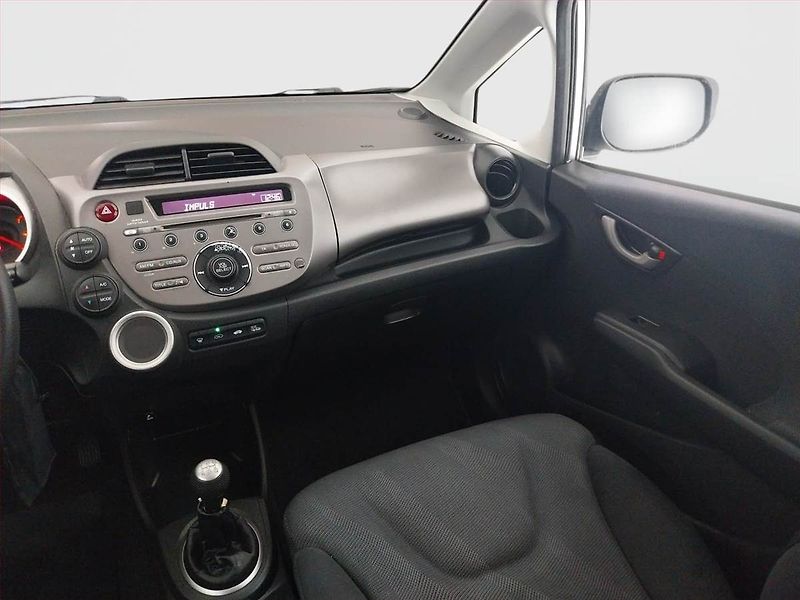 Honda Jazz (2010) 1.4 i-VTEC, po STK, udržované - fotka 8 z 16