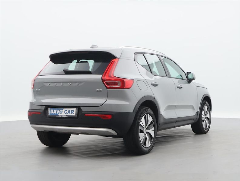 Volvo XC40 2.0 B3 120kW Core DCT CZ DPH - fotka 7 z 35