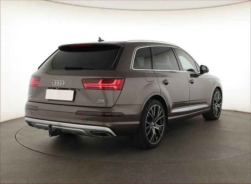 Audi Q7 (2017) S-Line 3.0 TDI - fotka 5 z 20