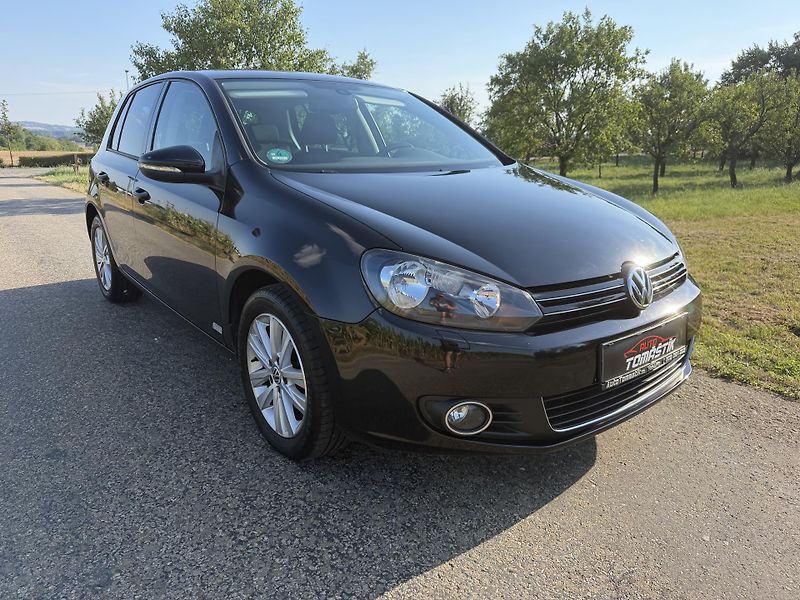 Volkswagen Golf (2011) VI 1,4i16V STYLE 1 MAJITEL - fotka 3 z 66