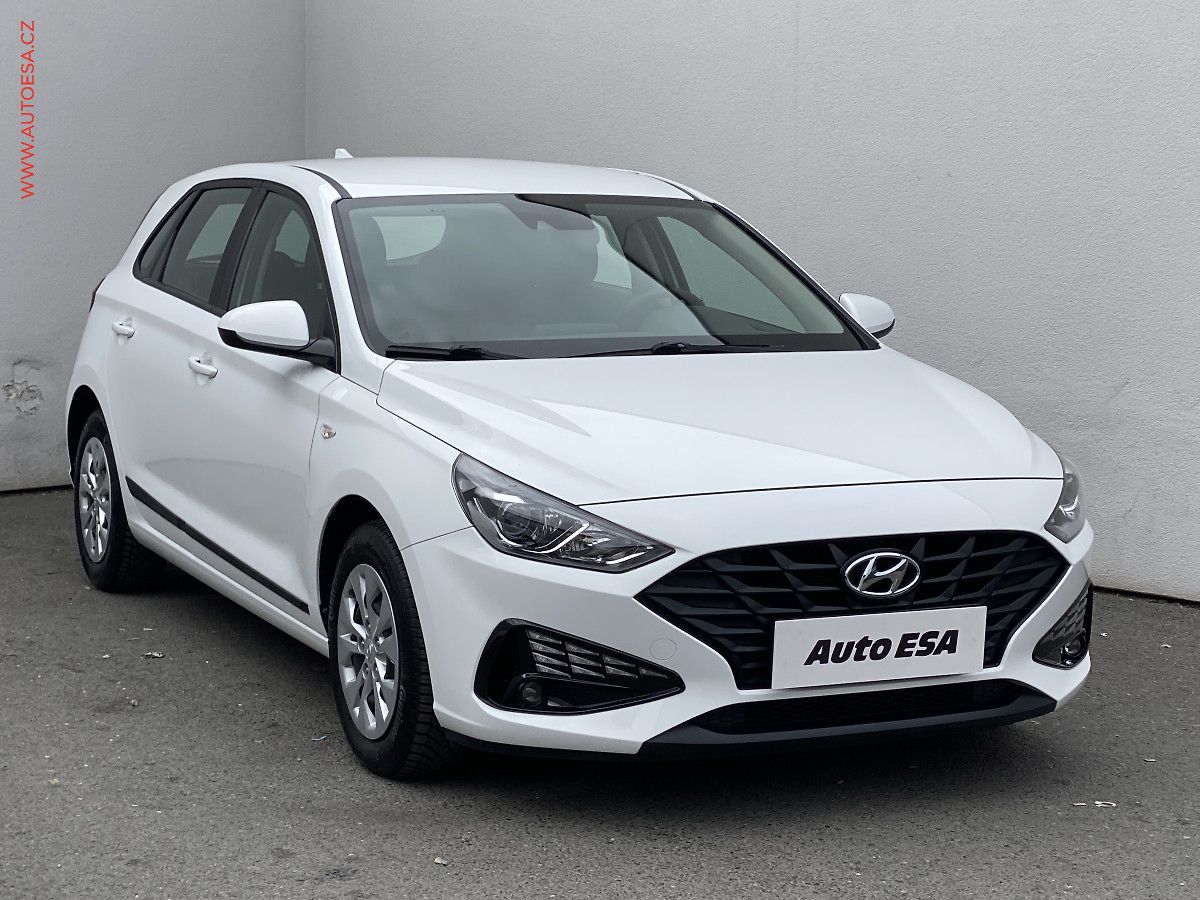 Hyundai i30 1.5 DPi, 1.maj,ČR, AC