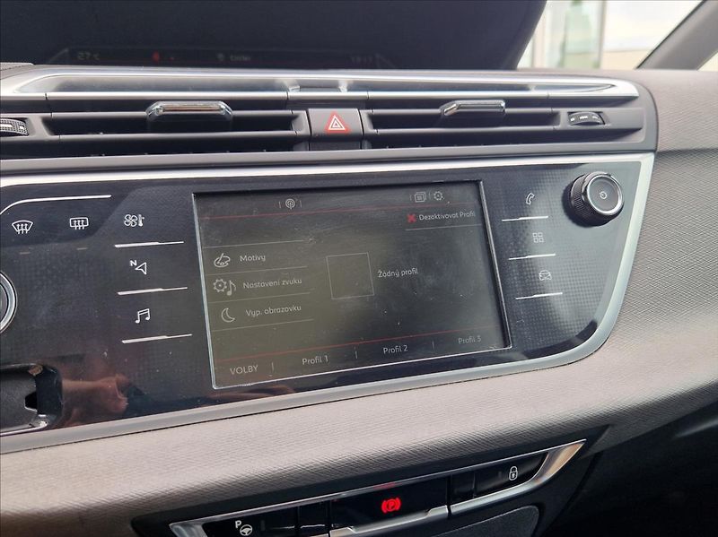 Citroën Grand C4 Picasso 2,0 HDI NAVI AC AUTO 7MÍST - fotka 29 z 35