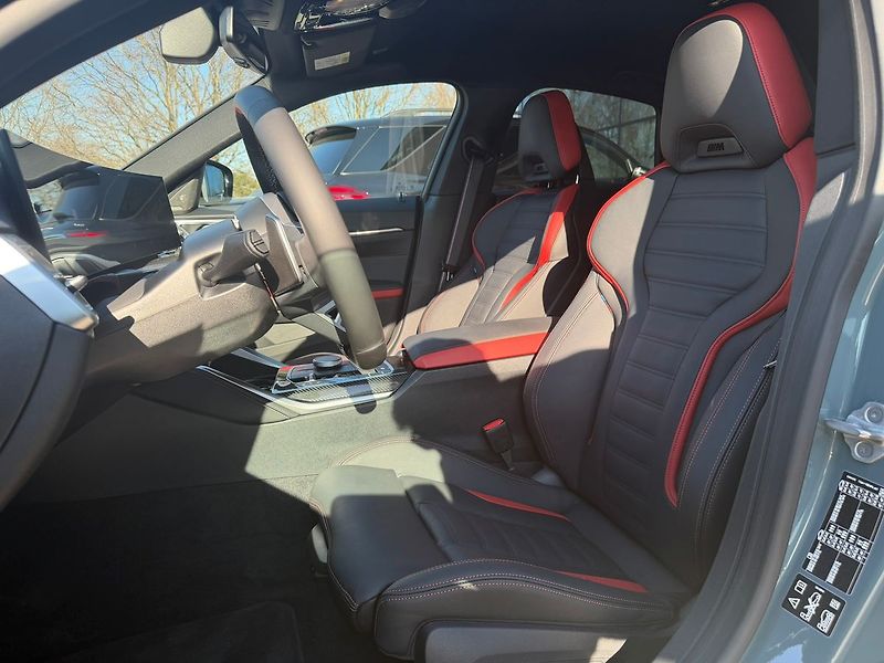 BMW Řada 4 M440i xDrive GranCoupé 09/2025 - fotka 14 z 23