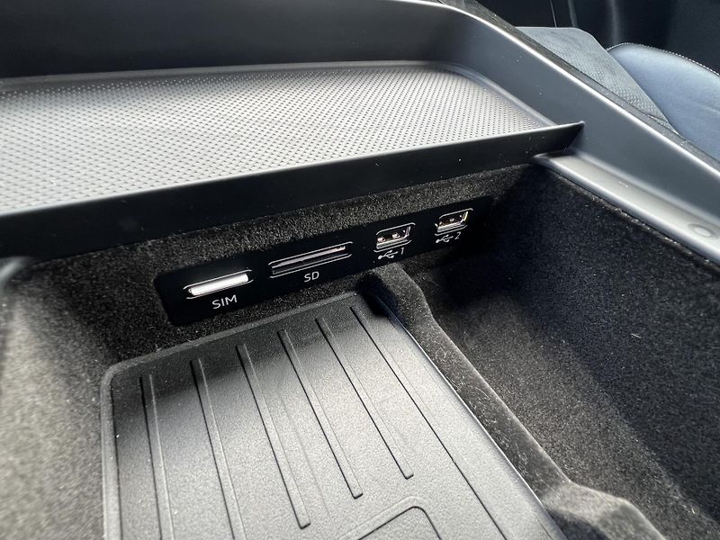 Audi Q8 (2020) 3.0TDI, quattro, S line - fotka 36 z 37