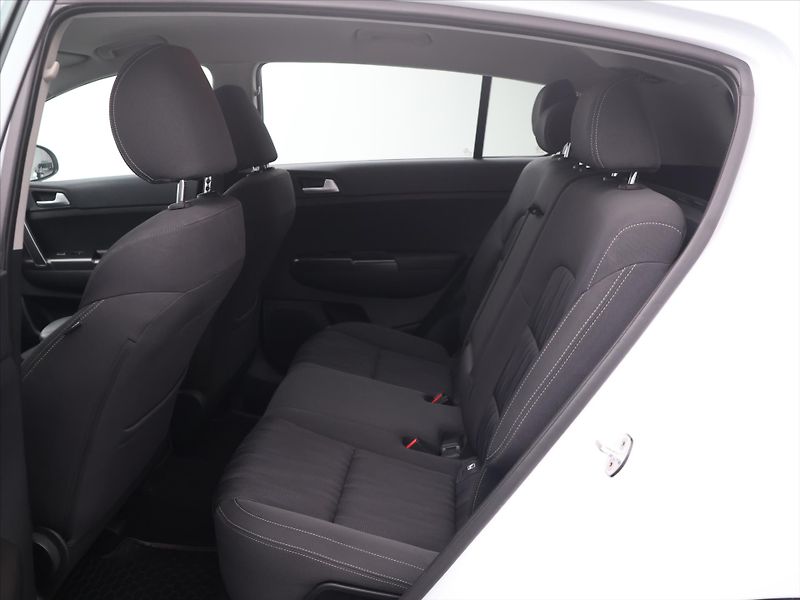 Kia Sportage 1,6 GDi 97kW CZ Active - fotka 13 z 27