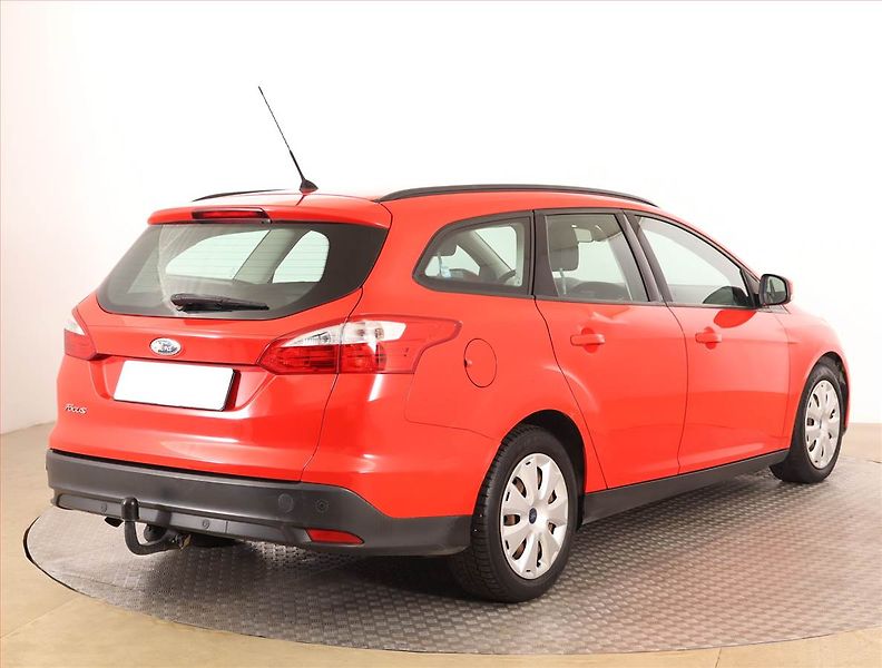 Ford Focus (2013) 1.6 TDCi, Navi, Xenony - fotka 5 z 16