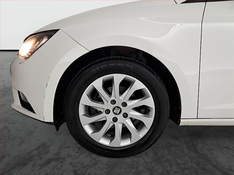 Seat Leon (2015) Style 1.2 TSI, Serv.kniha - fotka 15 z 19