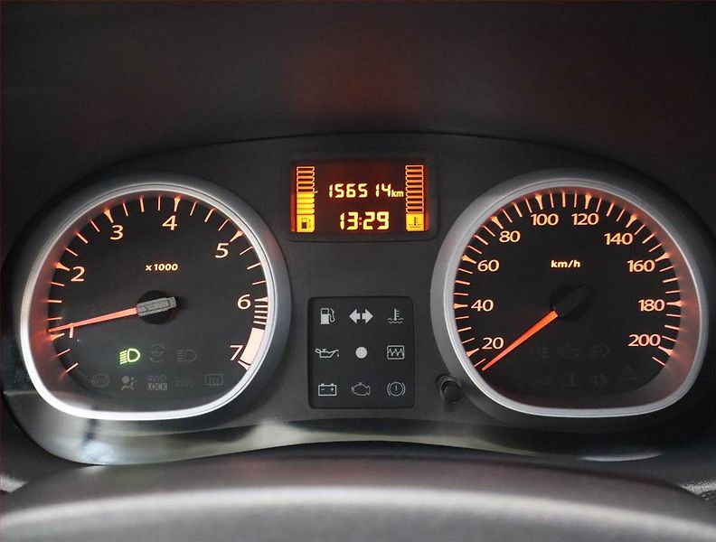 Dacia Duster (2010) 1.6 16V - fotka 11 z 14