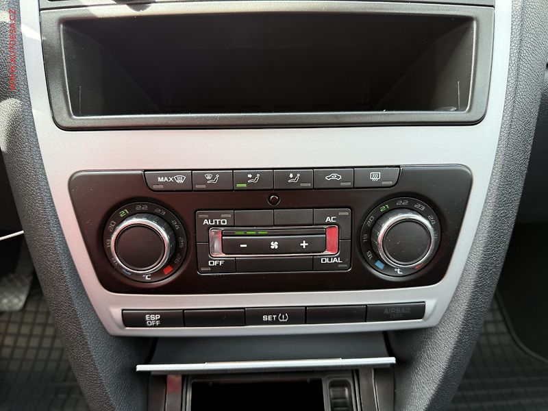 Škoda Octavia (2009) 1.6 MPi, Ambiente, AC - fotka 13 z 13