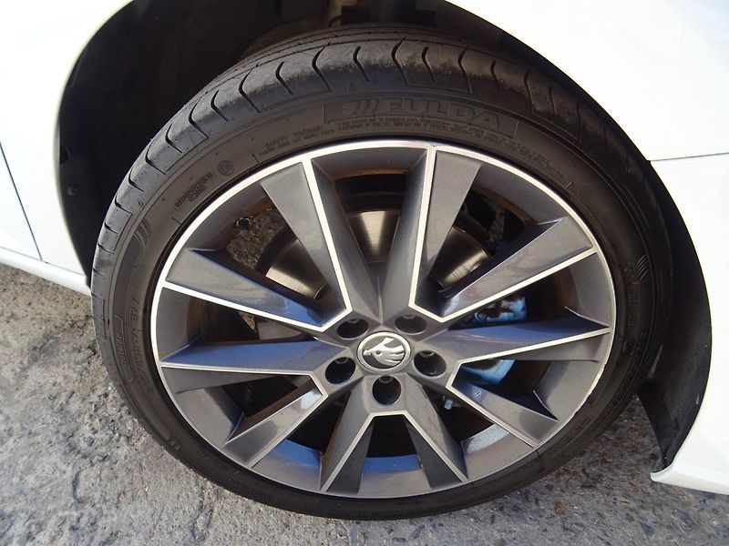 Škoda Fabia (2015) 1.2i81kW,Edition,1maj,el.s.kni - fotka 24 z 24