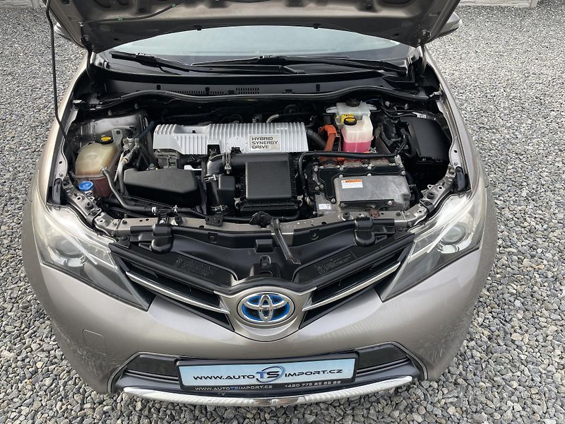 Toyota Auris 1.8i 16v HYBRID AUT NAVI CAM!! - fotka 63 z 166