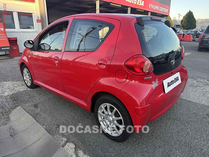 Toyota Aygo (2007) 1.0i, AC - fotka 2 z 3