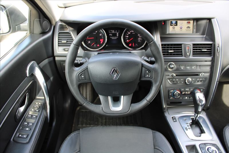 Renault Latitude 2,0 dCi  NOVÉ V ČR,AUTOMAT - fotka 10 z 30