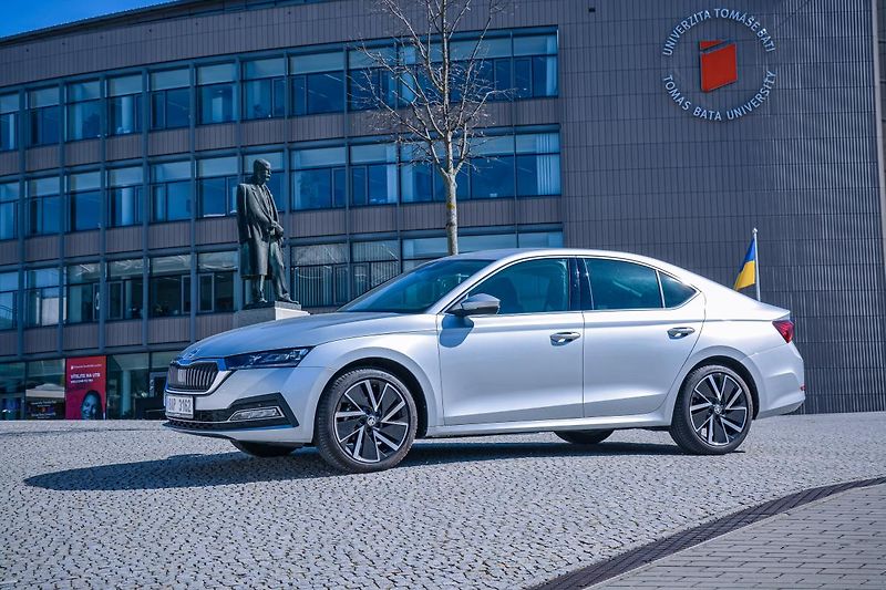 Škoda Octavia Style Plus Navigace 18 kola ČR - fotka 3 z 76