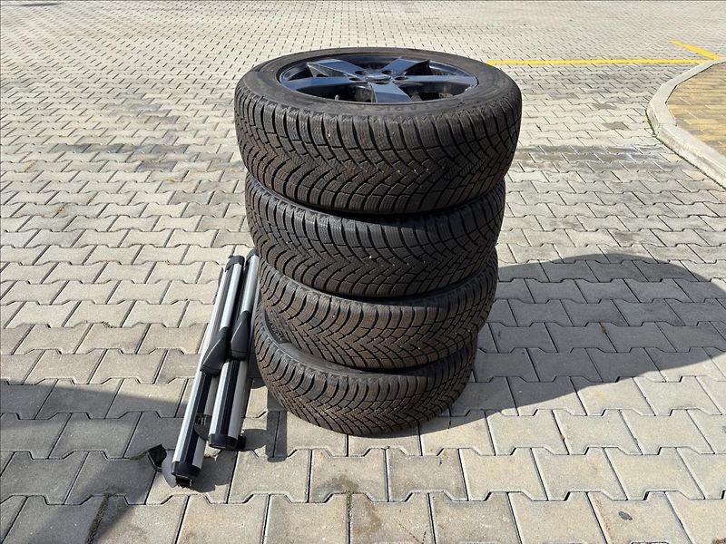 Dacia Duster 1,6 SCe 84 kW Comfort 4x4 S&S - fotka 23 z 43