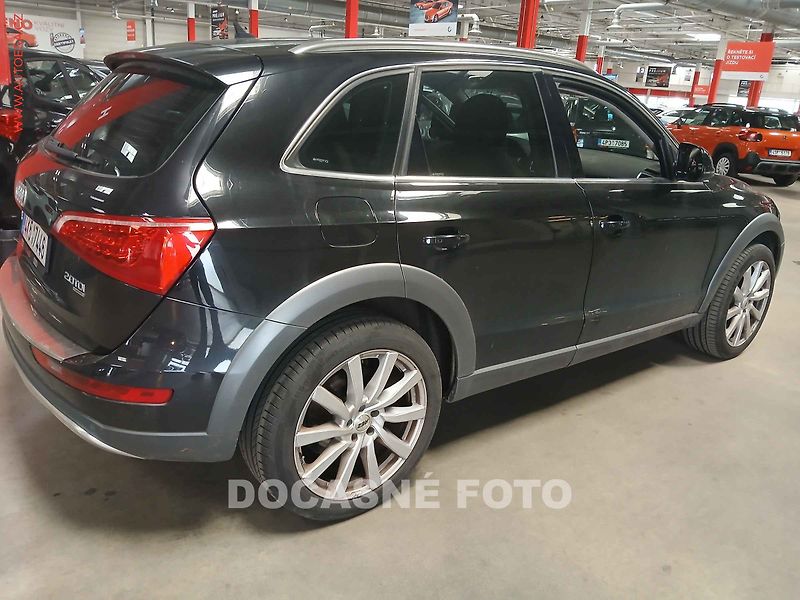 Audi Q5 (2011) 2.0TDi Quattro, ČR, AT, bixen - fotka 2 z 3