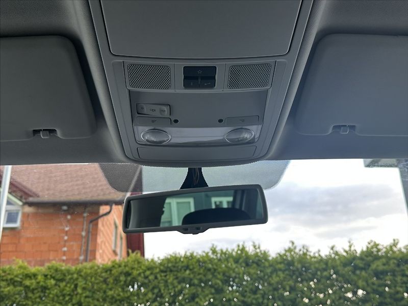Volkswagen Sharan 2,0 TDI 140PS  Comfortline DSG - fotka 27 z 48