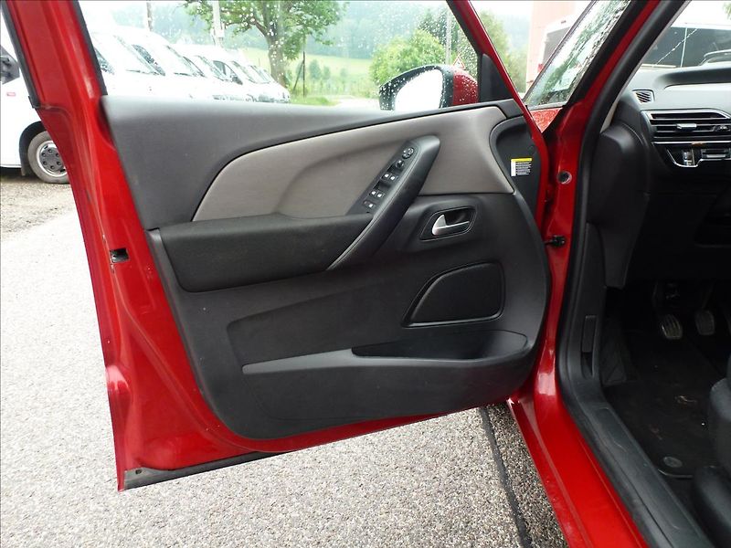 Citroën C4 Picasso 1,2 PureTech 110 MAN  SpaceTou - fotka 15 z 51