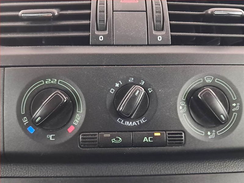 Škoda Fabia (2010) 1.2, oblíbený vůz - fotka 13 z 15