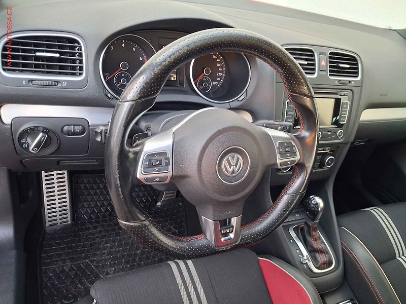 Volkswagen Golf (2011) 2.0 TSi, GTi, DSG - fotka 12 z 20