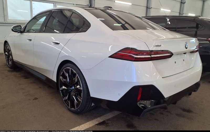 BMW Řada 5 540d xDrive Sedan - fotka 2 z 5