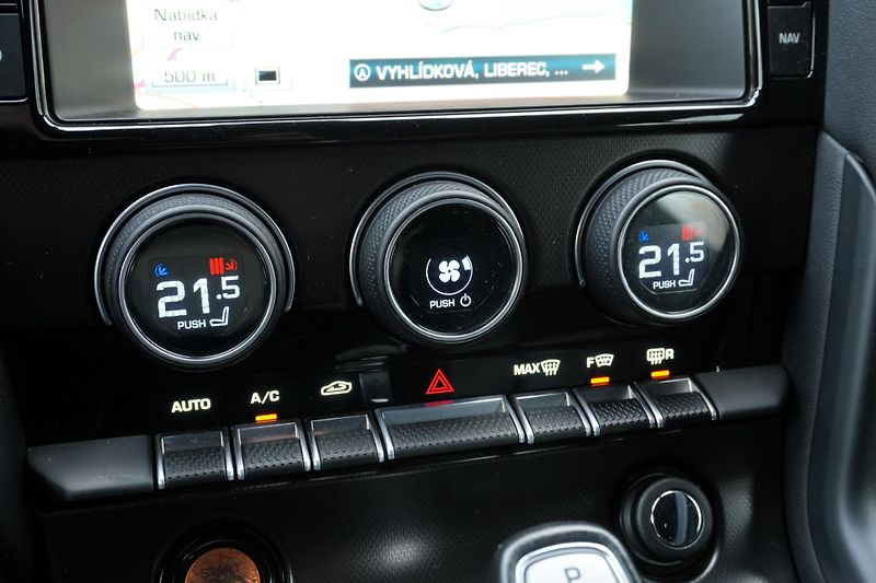 Jaguar F-Type S 3.0 380 PS, Kamera, Panorama - fotka 19 z 29
