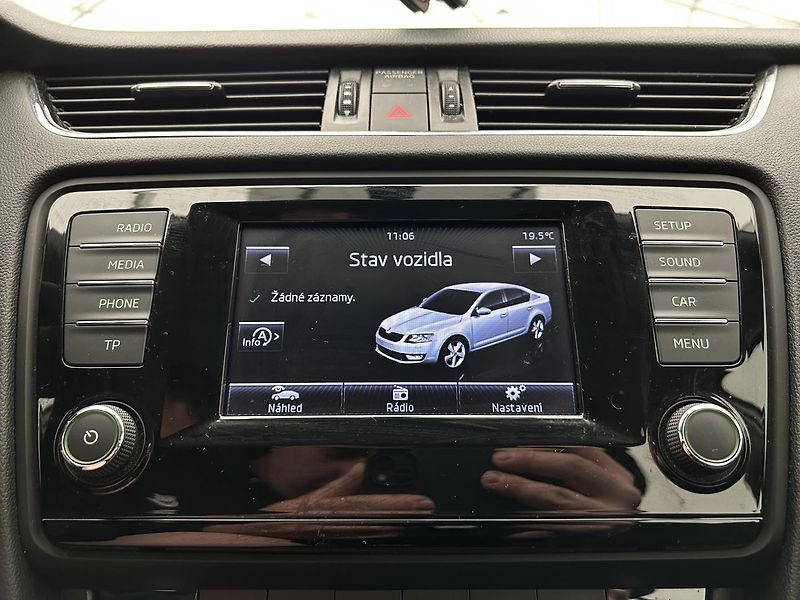 Škoda Octavia 1.2 TSI Elegance plus - fotka 10 z 28